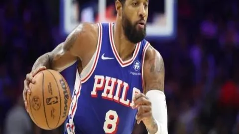 “逆境辉煌：勒沃库森十人阵容成就双冠霸业”